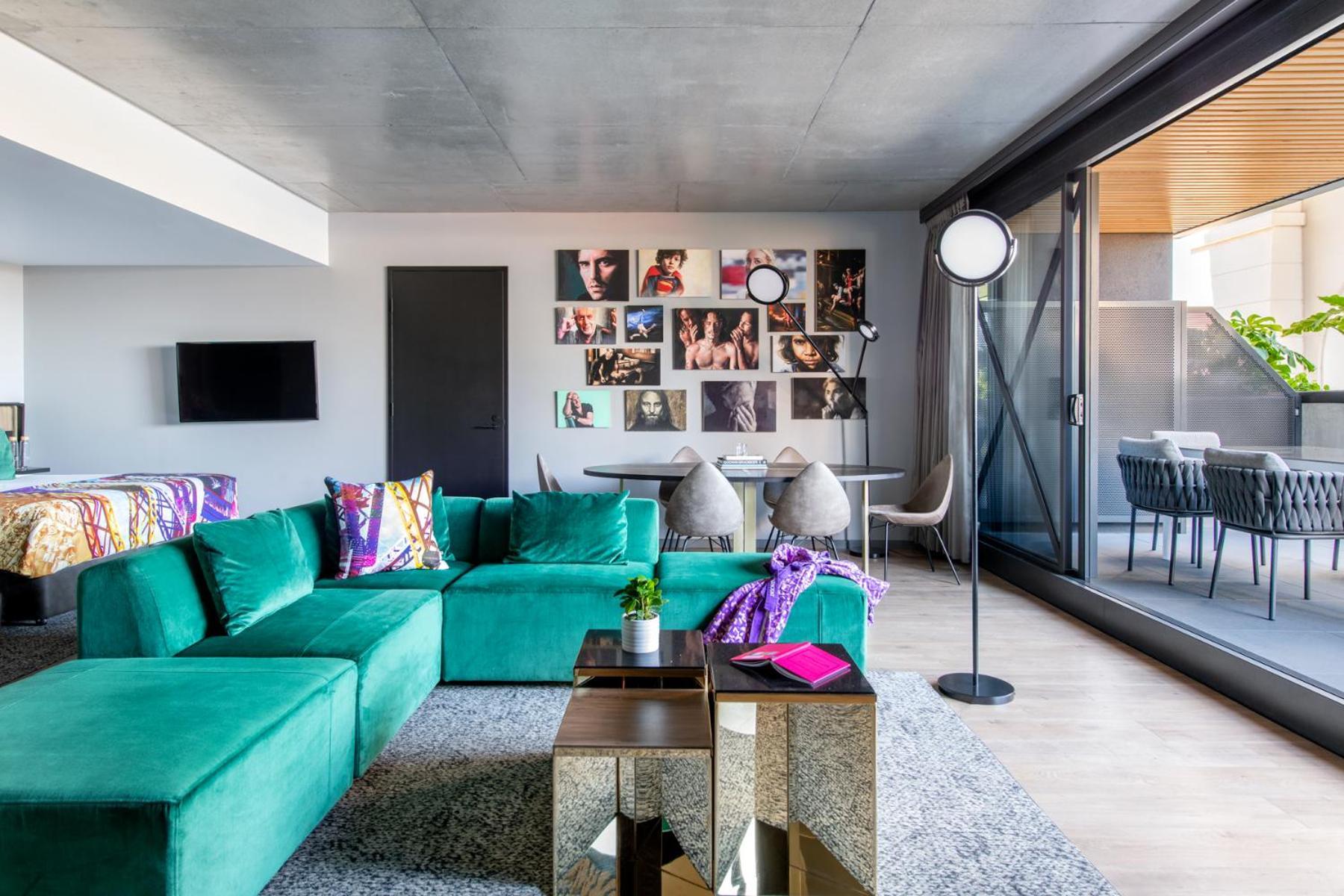 Crystalbrook Vincent Hotel Brisbane Bagian luar foto The interior of a penthouse apartment at The Standard East Village