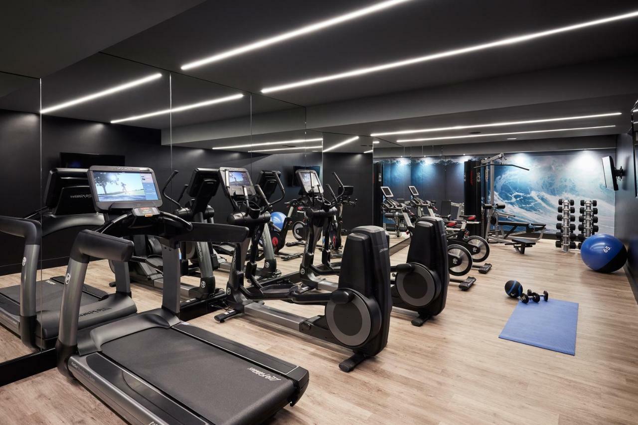 Crystalbrook Vincent Hotel Brisbane Bagian luar foto The gym at the hotel